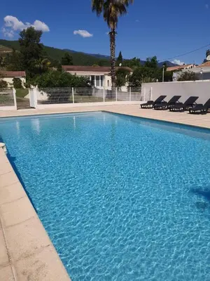 Piscine de l'établissement T2 climatisé avec piscine ou située à proximité