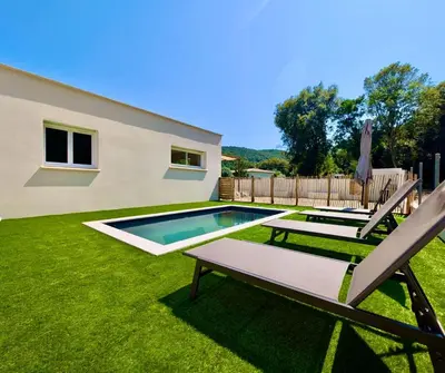 Piscine de l'établissement Villa Antonia ou située à proximité