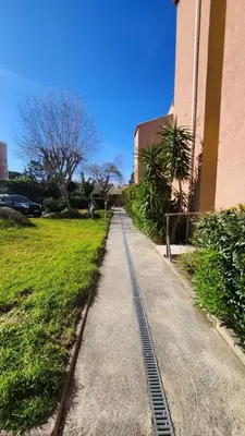 Jardin de l'établissement Charmant T2 Centre Ile Rousse