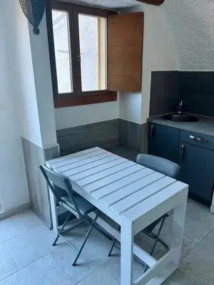 Télévision ou salle de divertissement dans l'établissement Appartement confortable avec vue sur le port