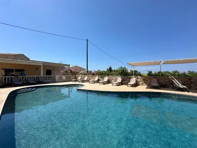 Piscine de l'établissement Manureva Calvi ou située à proximité