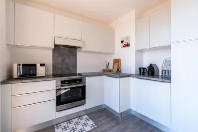 Cuisine ou kitchenette dans l'établissement Aloes 14 - Avec terrasse de 36 m²