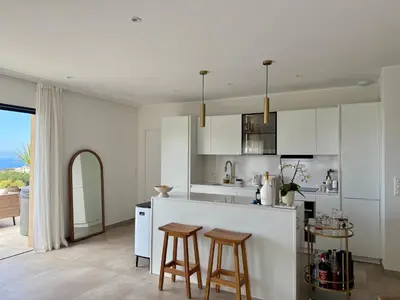 Cuisine ou kitchenette dans l'établissement Appartement standing grande terrasse vue mer