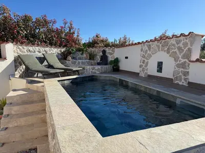 Piscine de l'établissement Villa Anna T2 avec piscine et jardin privé, escapade romantique en Corse ou située à proximité