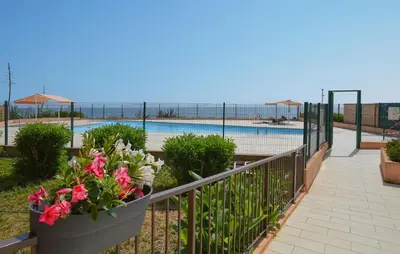 Piscine de l'établissement Studio Piscine Et Plage ou située à proximité