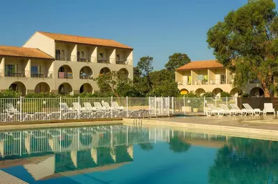 Piscine de l'établissement Beautiful accommodation, private residence ou située à proximité