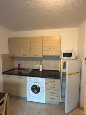 Cuisine ou kitchenette dans l'établissement Beautiful accommodation, private residence