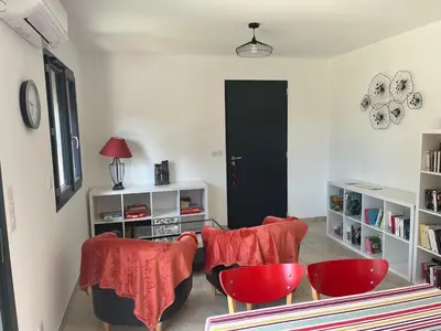 Un ou plusieurs lits dans un hébergement de l'établissement Maison INDEPENDANTE entre mer et montagne