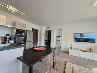 Cuisine ou kitchenette dans l'établissement Bastia T2 neuf de standing, cosy avec parking