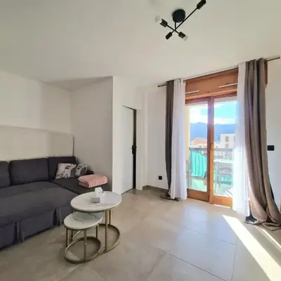 Super 2 pièces renové Calvi Centre