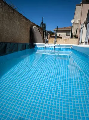 Piscine de l'établissement Sud Bastia 50 m2 privé avec jacuzzi et piscine ou située à proximité