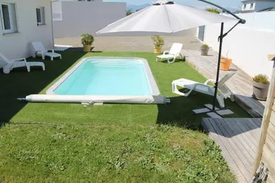 Piscine de l'établissement Villa Nova ou située à proximité