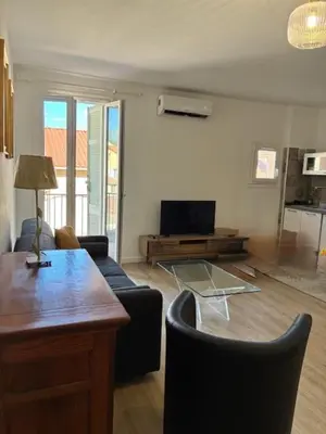 Télévision ou salle de divertissement dans l'établissement Saint Florent T2 Plein Centre