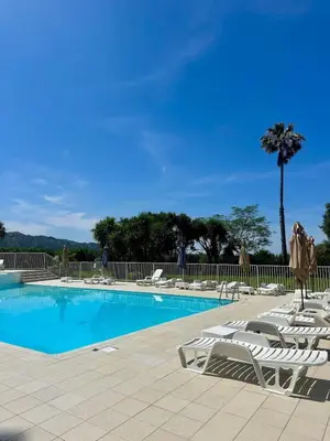 Piscine de l'établissement Studio di legnu à Saint-Florent ou située à proximité