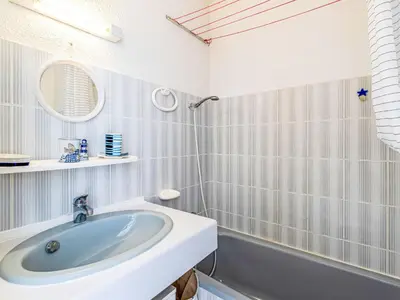 Salle de bains dans l'établissement Studio Marines de Moriani by Interhome