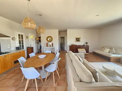 Cuisine ou kitchenette dans l'établissement Belle villa vue mer Pietracorbara Cap Corse