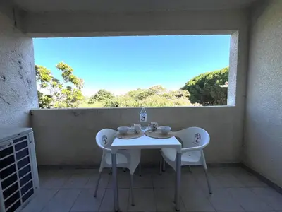 Balcon ou terrasse dans l'établissement Joli studio avec balcon vue mer à St Florent 140