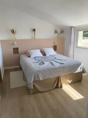Un ou plusieurs lits dans un hébergement de l'établissement Appartement A madonna - 900m de la plage