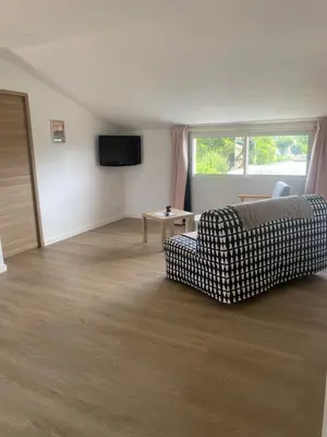Télévision ou salle de divertissement dans l'établissement Appartement A madonna - 900m de la plage