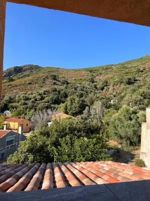 Vue générale sur la montagne ou vue sur la montagne depuis l'appartement