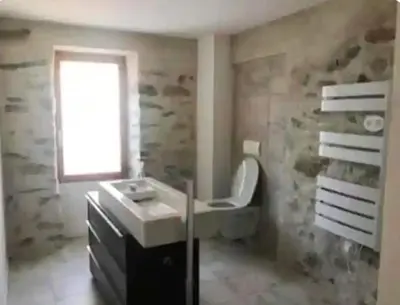 Salle de bains dans l'établissement Vue sur les montagnes Corses