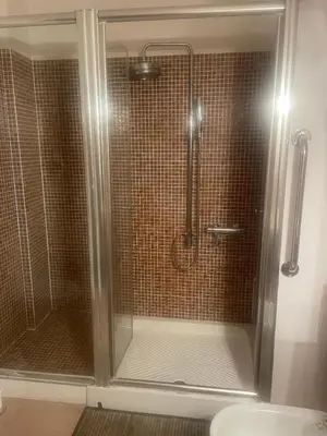 Salle de bains dans l'établissement Face aux îles terrasse et parking
