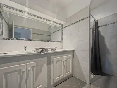 Salle de bains dans l'établissement La Parenthèse Corse