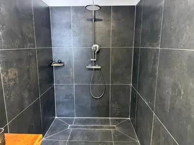Salle de bains dans l'établissement Maison avec Jardin Privé - Monticello