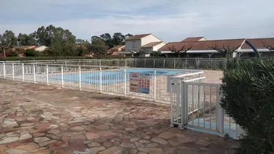 Piscine de l'établissement Villa A7 Aulyna - Vue mer climatisée ou située à proximité