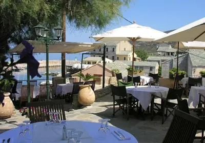 Restaurant ou autre lieu de restauration dans l'établissement Hotel-Restaurant Le Vieux Moulin