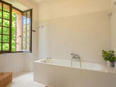 Salle de bains dans l'établissement Holiday Home Formicaccia by Interhome