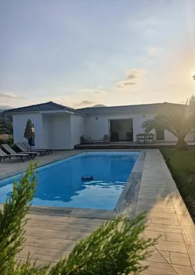 Piscine de l'établissement Logement indépendant avec piscine privée ou située à proximité