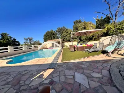 Piscine de l'établissement Maison de vacances en Corse ou située à proximité