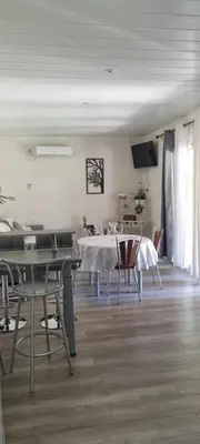 Coin salon dans l'établissement Maison de vacances en Corse