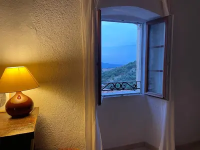 Vue générale sur la montagne ou vue sur la montagne depuis la maison de vacances
