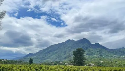 Vue générale sur la montagne ou vue sur la montagne depuis l'appartement