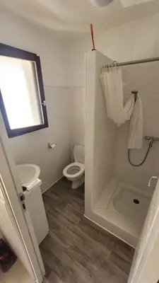 Salle de bains dans l'établissement Location de vacances