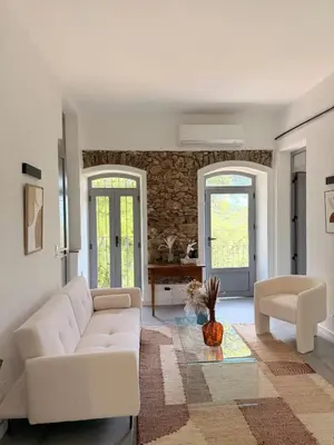 Coin salon dans l'établissement Demeure de charme, appartement du Campu di l altru mondu