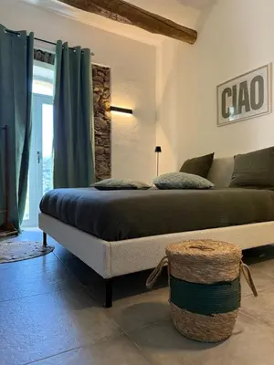 Coin salon dans l'établissement Demeure de charme, appartement du Campu di l altru mondu