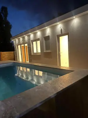 Piscine de l'établissement villa louise ou située à proximité