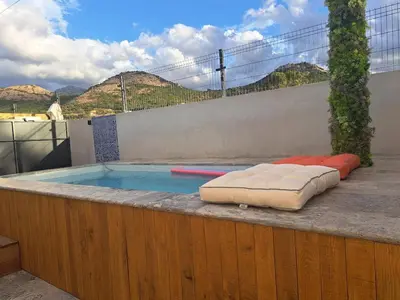 Vue générale sur la montagne ou vue sur la montagne depuis la villa