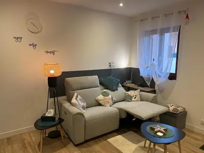 Coin salon dans l'établissement Maison 5 min de la mer et plage à pieds, tt confort