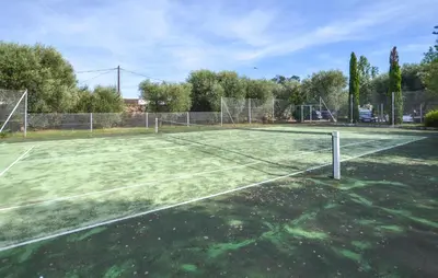 Tennis ou squash au sein de l'appartement ou à proximité