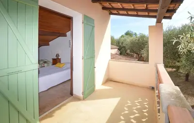 Balcon ou terrasse dans l'établissement Maison Residence Piscine