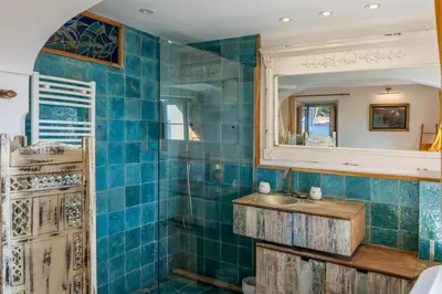 Salle de bains dans l'établissement Maison de pêcheur dans le Cap Corse