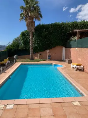 Piscine de l'établissement Casa pace e salute ou située à proximité