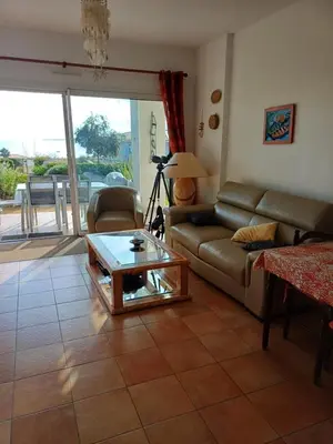 Coin salon dans l'établissement Superbe T3 vue mer marine de Sant Ambroggio