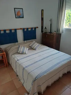 Un ou plusieurs lits dans un hébergement de l'établissement Superbe T3 vue mer marine de Sant Ambroggio