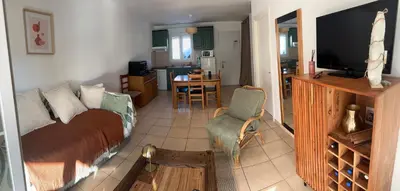 Télévision ou salle de divertissement dans l'établissement Mini villa residence 3 étoiles Cervione