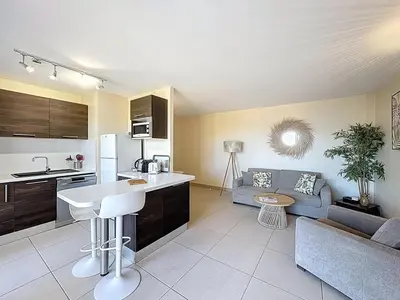 Cuisine ou kitchenette dans l'établissement Vue Mer à Calvi – Le Paradis les Pieds dans l’Eau